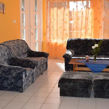 Amri Apartman 度假居 Balatonföldvár